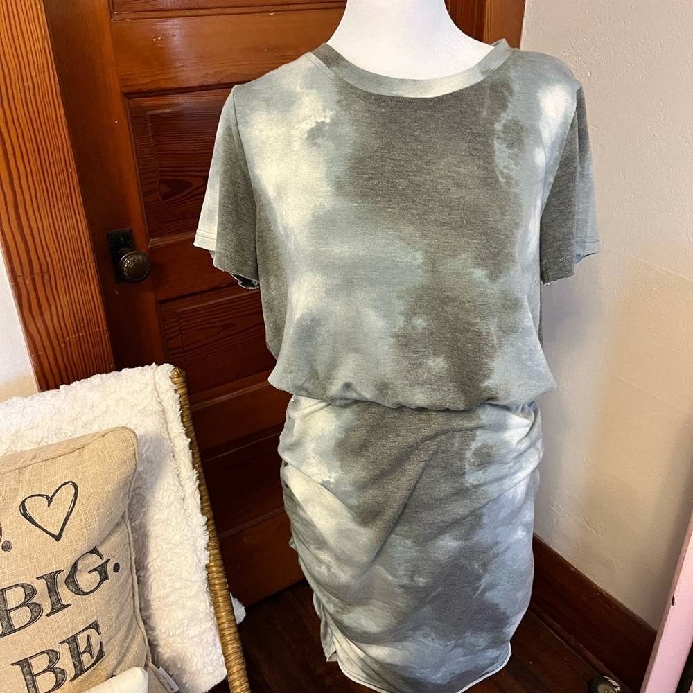 Fate Blue and Gray Tie-Dye Top